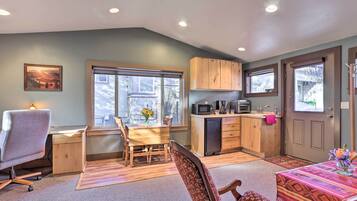 Apartment (0 Bedroom) | Interior