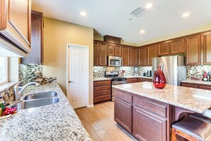 House (3 Bedrooms) | Interior