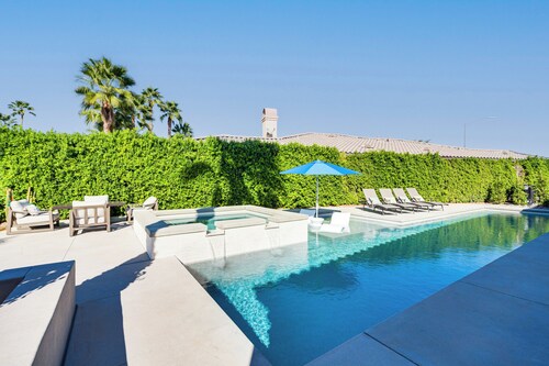 Walk to Coachella & Stagecoach: Festival Retreat!