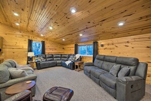 Interior - Spacious Kansas Retreat: On-site Disc Golf! (Partridge)