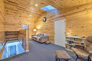 Interior - Spacious Kansas Retreat: On-site Disc Golf! (Partridge)