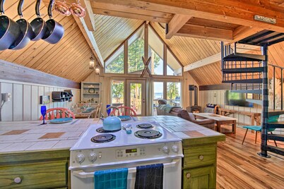 Unique Camano Cabin w/ Mountain + Water Views