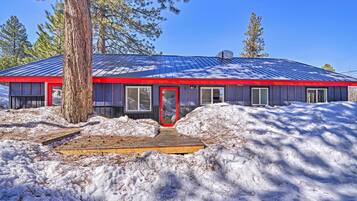 House (5 Bedrooms) | Interior