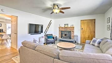 House (5 Bedrooms) | Interior