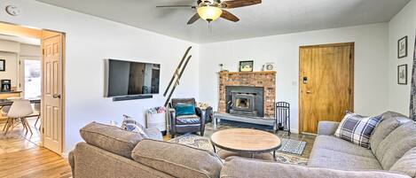 House (5 Bedrooms) | Interior