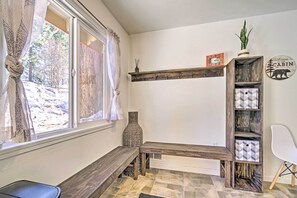 House (5 Bedrooms) | Interior