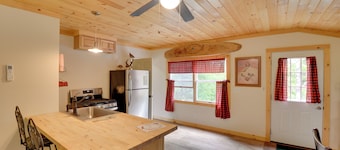 Pet-friendly Prospect Apartment: 7 Mi to Beach!