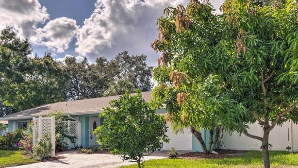 Exterior - Sunny Sarasota Retreat w/ Kayaks < 6 Mi to Beach! (Sarasota)
