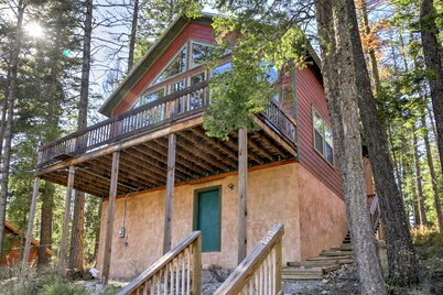 Cozy Cloudcroft Cabin W/serene Wooded Views & Deck