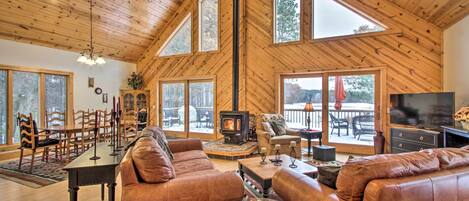 House (4 Bedrooms) | Interior