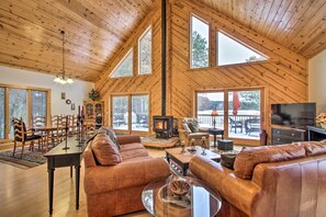 House (4 Bedrooms) | Interior