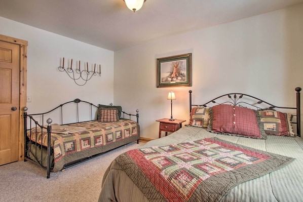 House (4 Bedrooms) | Interior