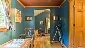 House (5 Bedrooms) | Interior