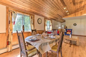 House (5 Bedrooms) | Interior