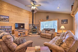 House (4 Bedrooms) | Interior