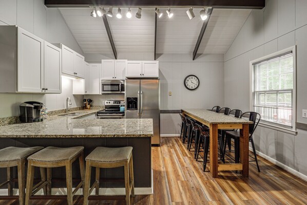 House (4 Bedrooms) | Interior