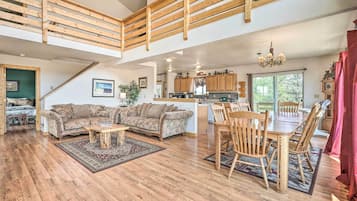 House (4 Bedrooms) | Interior