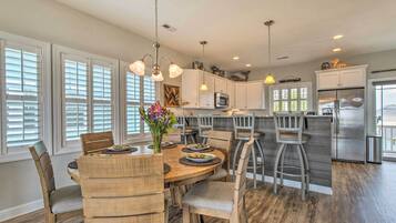 House (4 Bedrooms) | Interior