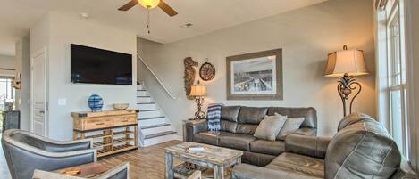 House (4 Bedrooms) | Front of property