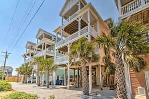 House (4 Bedrooms) | Interior - Surf City Escape w/ 6 Decks: Steps To Beach (Holly Ridge)
