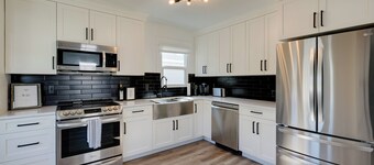 Cozy & Modern SLC Home: Yard, 6 Mi to Dtwn!