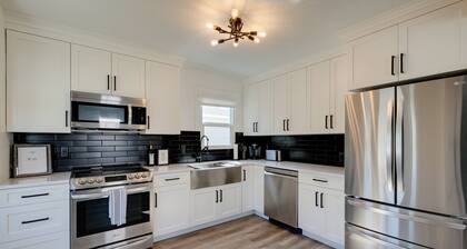 Cozy & Modern SLC Home: Yard, 6 Mi to Dtwn!