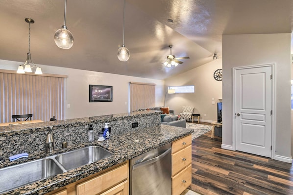 Interior - Cozy Anchorage Townhome < Half Mile to Jewel Lake! (Anchorage)