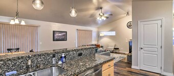 Cozy Anchorage Townhome < Half Mile to Jewel Lake!