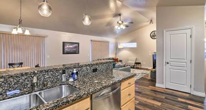 Cozy Anchorage Townhome < Half Mile to Jewel Lake!