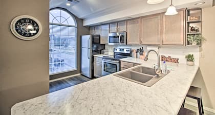 4 Mi to Strip: Cozy Lake-view Retreat in Branson