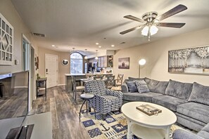 Apartment (2 Bedrooms) | Interior - 4 Mi to Strip: Cozy Lake-view Retreat in Branson (Branson)