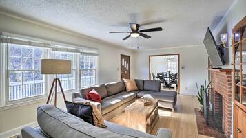 House (4 Bedrooms) | Interior