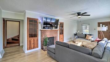 House (4 Bedrooms) | Interior