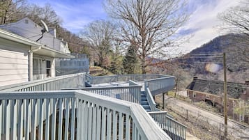 ุงูู
ูุดุฃุฉ ู
ู ุงูุฏุงุฎู