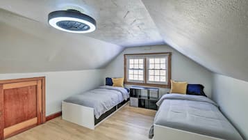 ํ์ฐ์ค (4 Bedrooms) | ๋ด๋ถ