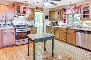 House (4 Bedrooms) | Interior