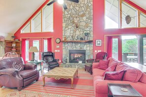 House (4 Bedrooms) | Interior