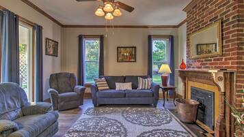 House (4 Bedrooms) | Interior