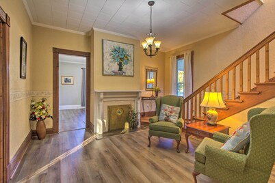 Mtn Views & Idyllic Setting! Clifton Forge Retreat