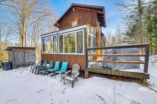 Rustic Searsport Cabin: Loft + Sunroom on 10 Acres
