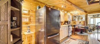 Rustic Searsport Cabin: Loft + Sunroom on 10 Acres