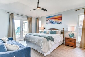 House (4 Bedrooms) | Interior - Oceanfront Surfside Beach Home: Deck + Grill! (Freeport)