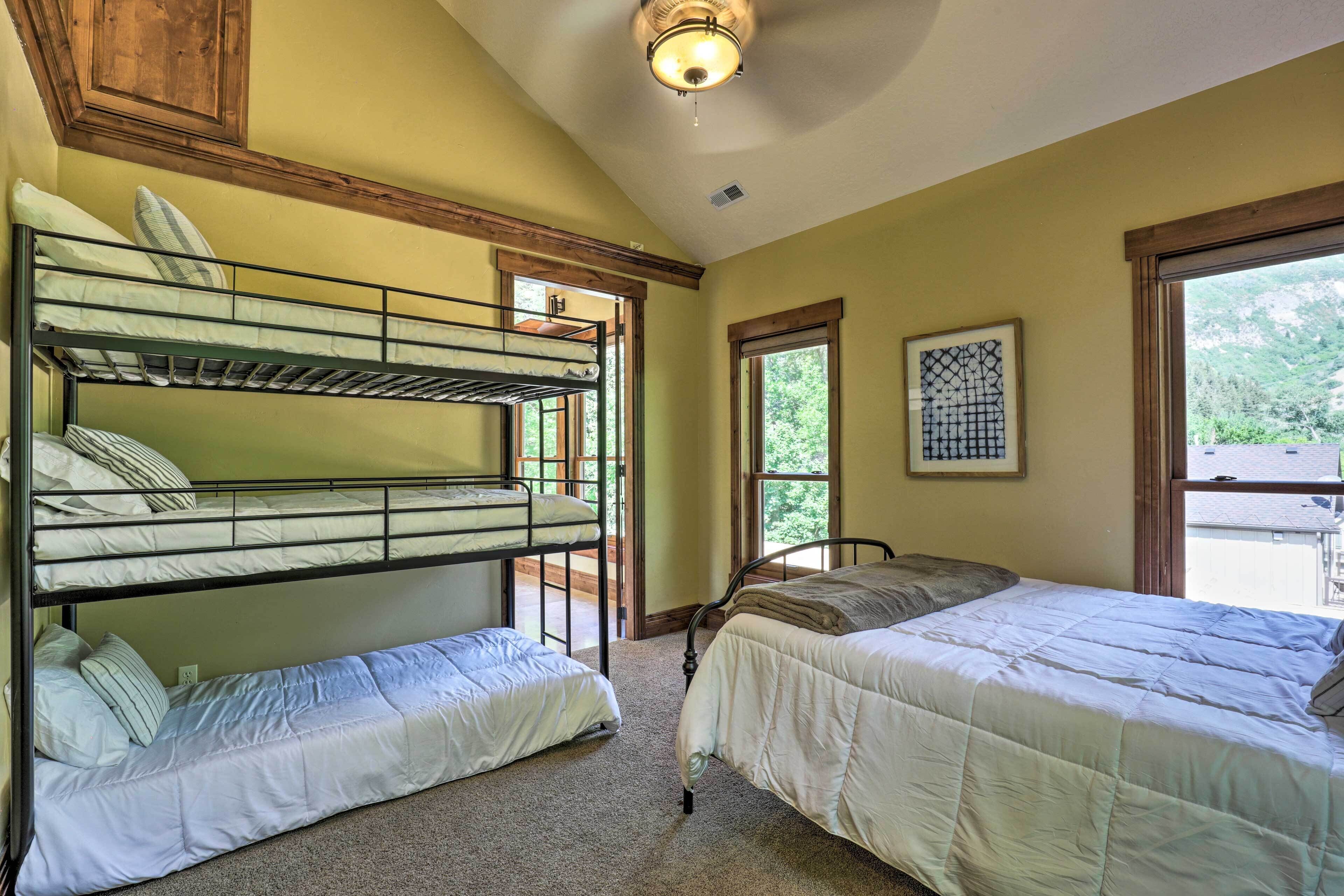 House (2 Bedrooms) | Interior