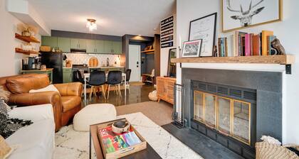 Ski-in/ski-out Magic Mountain Condo w/ Deck!