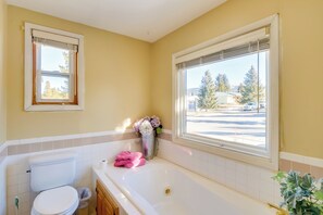 House (4 Bedrooms) | Interior - Quaint Leadville Home w/ Grill: Walk to Dtwn! (Leadville)