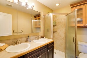 House (4 Bedrooms) | Interior - Quaint Leadville Home w/ Grill: Walk to Dtwn! (Leadville)