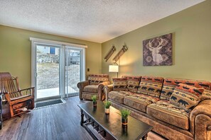 Apartment (2 Bedrooms) | Interior - Cozy Ski-in/ski-out Condo on Magic Mountain (Londonderry)