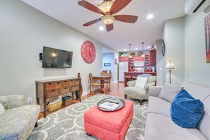 Interior - Northwest Michigan Duplex: 1/2 Mi to Lake Michigan (Charlevoix)