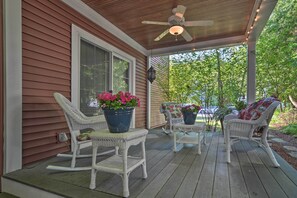 Interior - Northwest Michigan Duplex: 1/2 Mi to Lake Michigan (Charlevoix)