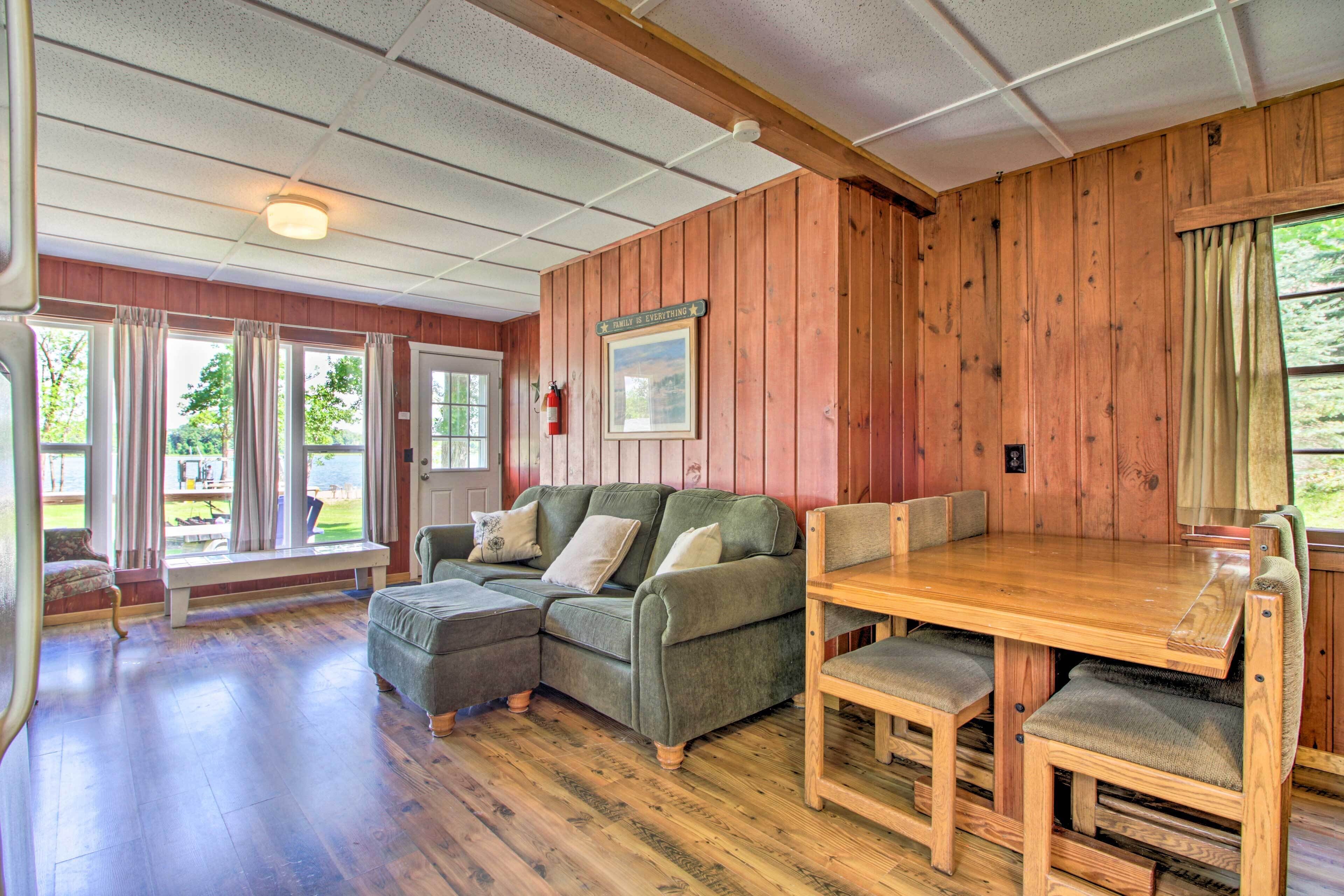 House (2 Bedrooms) | Interior